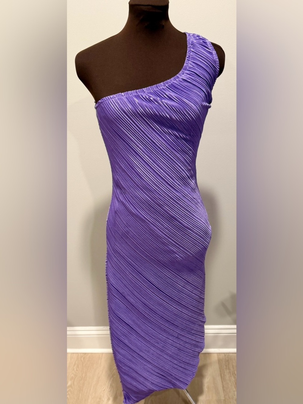 Strapless Pleated Bodycon Dress in Violet